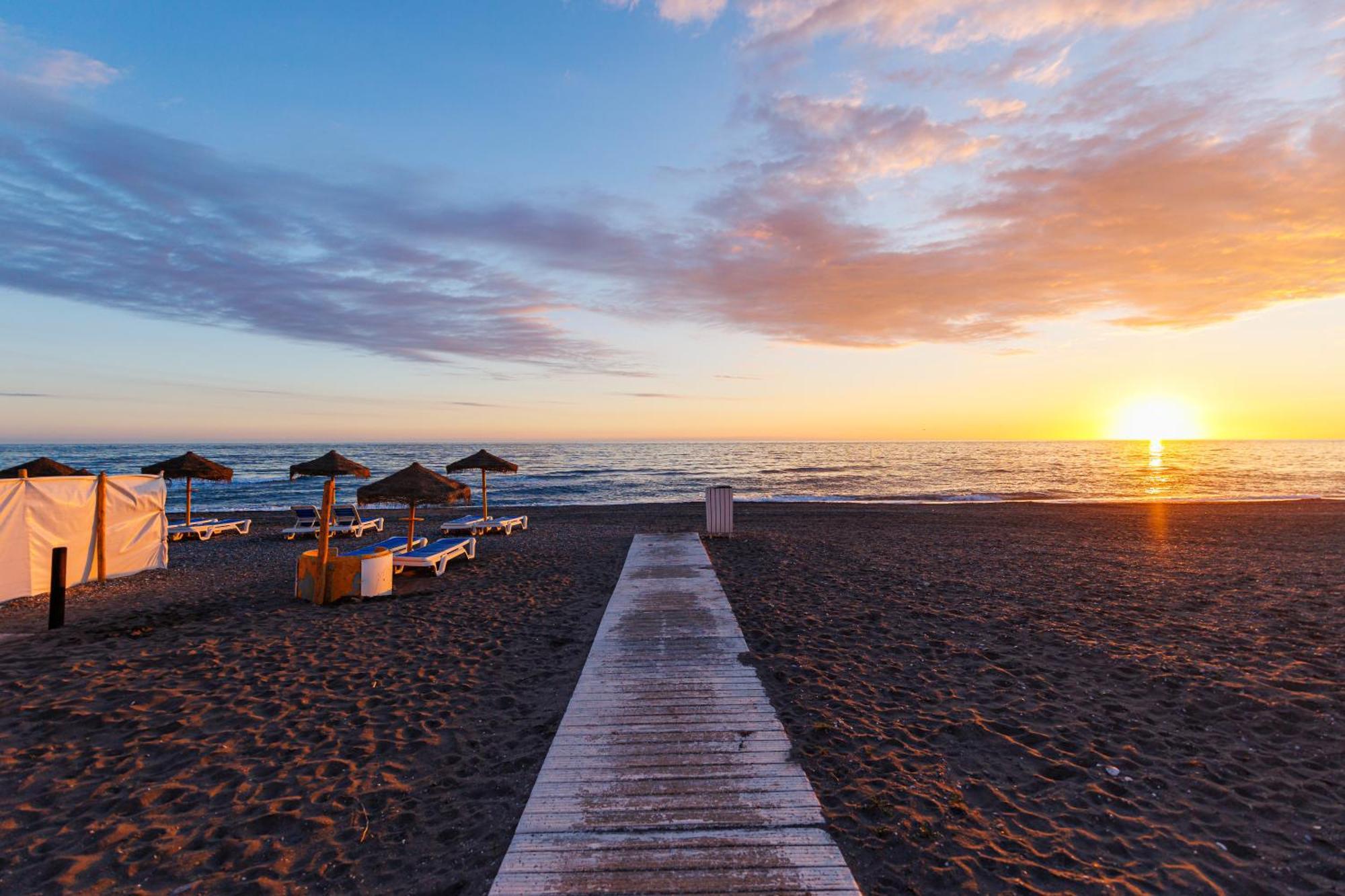 Laguna Beach Wohnung Mit Freiem Meerblick Torrox Exterior foto